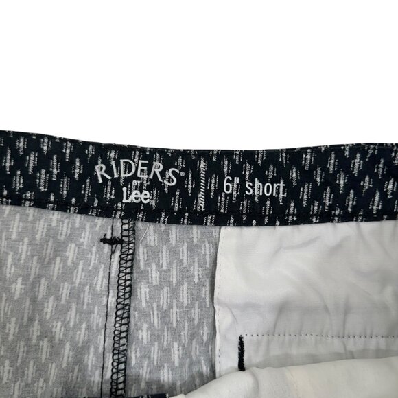 Riders By Lee Women 6" Inseam Black & White Printed Cotton/Spandex Shorts SZ 18M - Picture 3 of 12